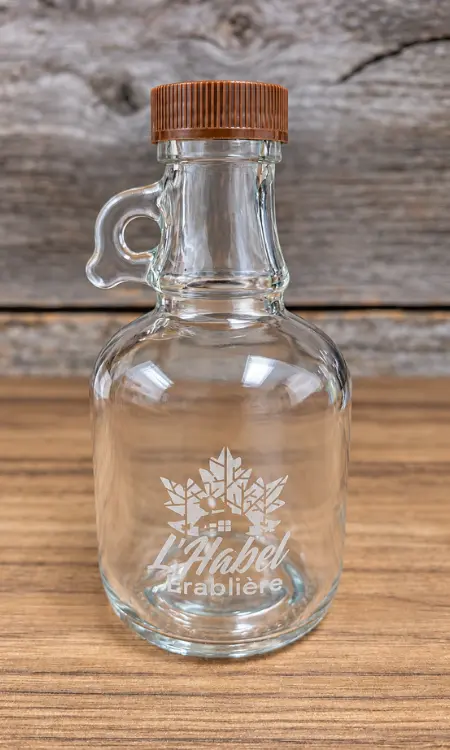 Gravure sur verre personnalisée pour l'Habel Erablière au Québec par Création Catouille